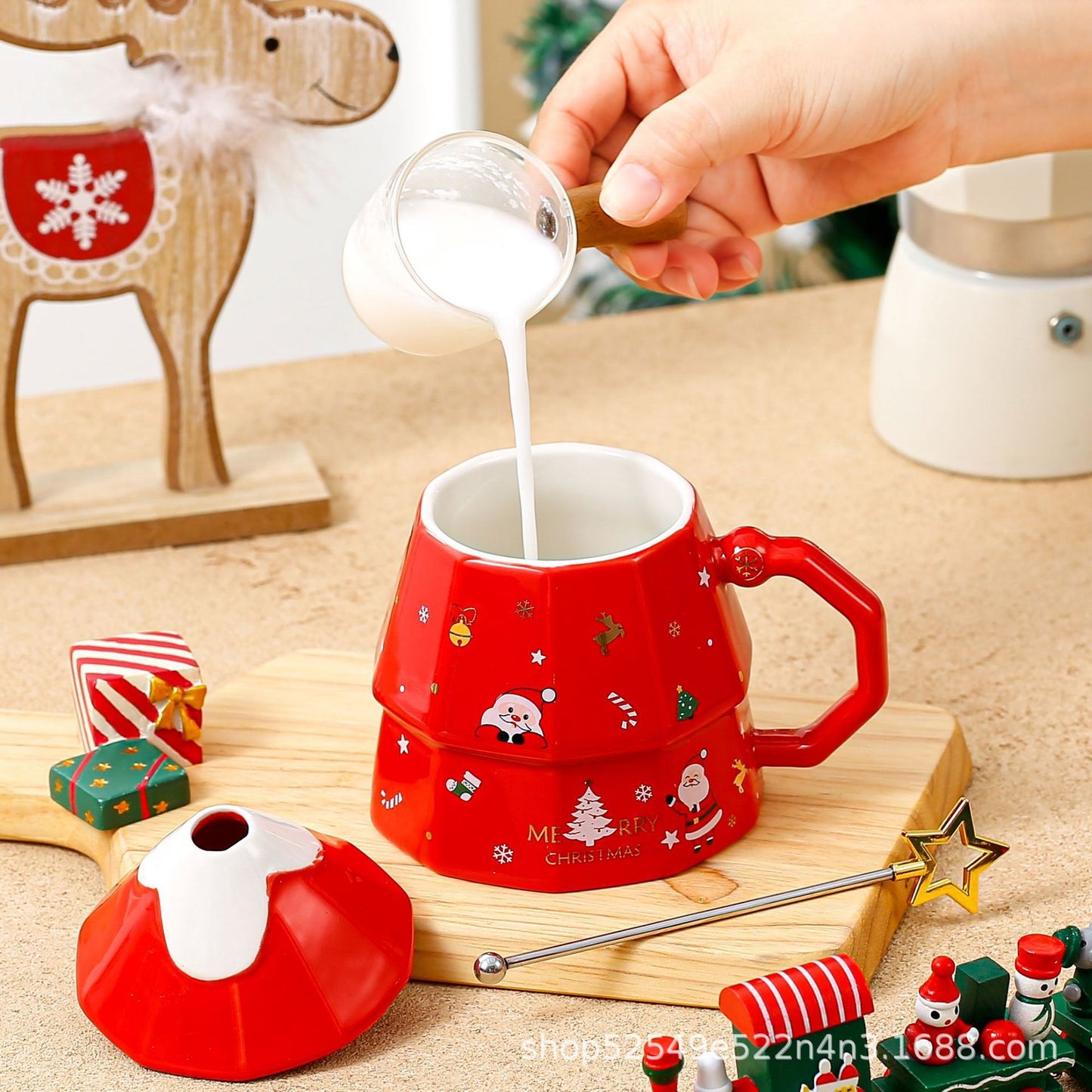 Festive Christmas Tree Ceramic Mug with Lid and Star Topper - Yarafly 